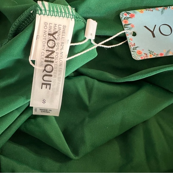 Green Tank Top and Floral Shorts Set - Picture 6 of 6